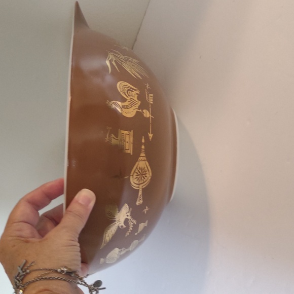 PYREX Vintage Mixing Serving Bowl Chocolate Golden Symbols Graphics Hand Washed - Picture 9 of 9